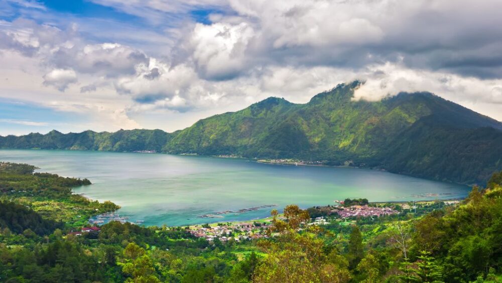 Paket Wisata Danau Toba 4 Hari 3 Malam toba