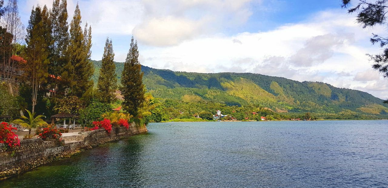 4d3n Silangit Lake Toba Taman Simalem Resort Berastagi Kualanamu Tour