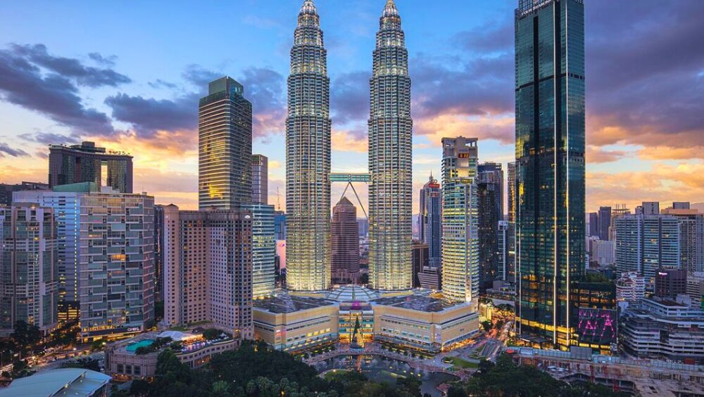 Paket Tour Malaysia 5 Hari 4 Malam