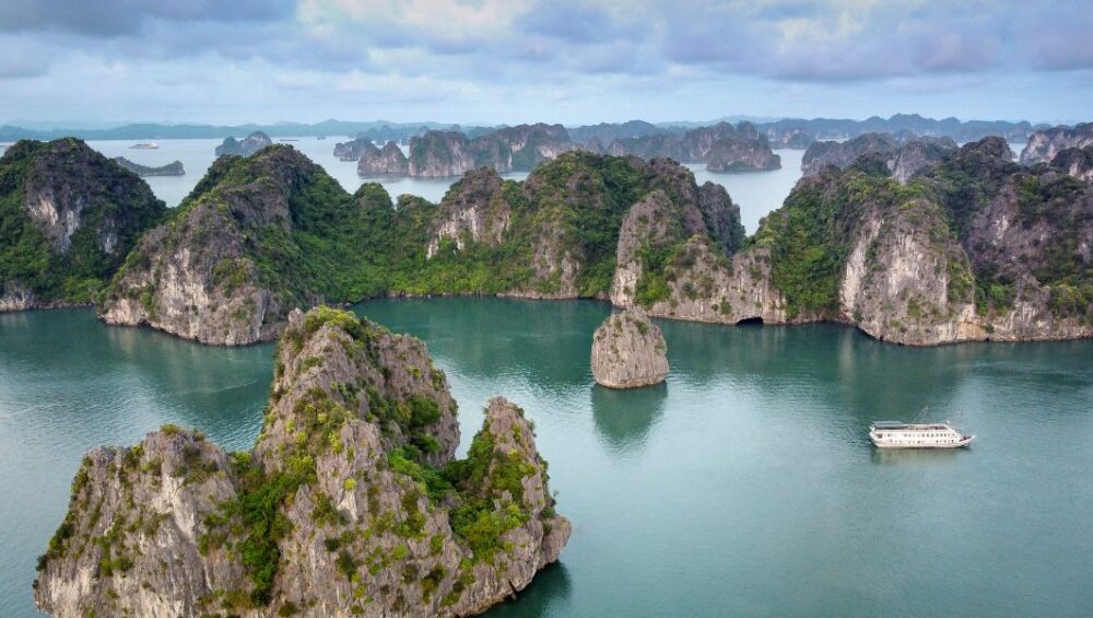 Paket Tour Hanoi Halong Bay