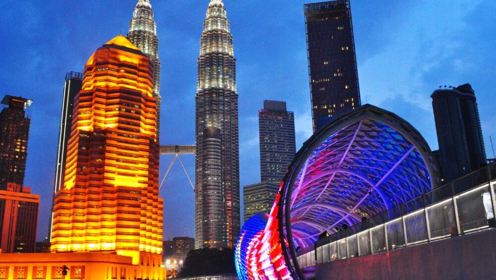 Paket Tour Malaysia 4 Hari 3 Malam